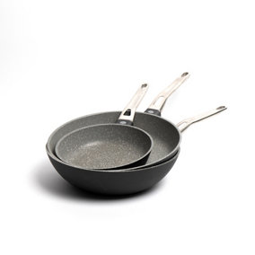 3pc Cookware Set with 2x Non-Stick Cast Aluminium Frying Pans, 20cm & 28cm and 28cm Wok - Induction Safe