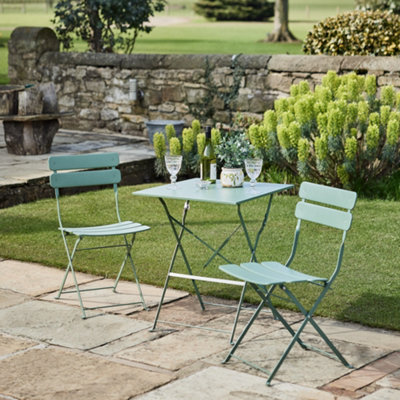 Green metal patio set hotsell