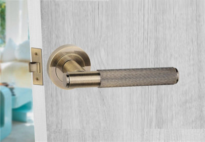4 Set Straight T-Bar Linear Internal Door Handles Set Ball Bearing Hinges and Latches Antique Brass Finish