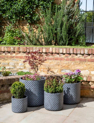 4 x Garden Trading Holbeton Round Planters Diamond Grey Flower Pots Fibre Clay
