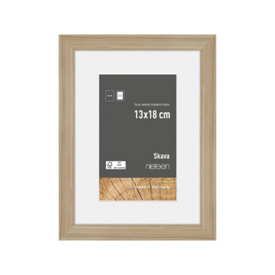 Nielsen Skava 13 X 18Cm Oak Wooden Picture Frame With 9X13Cm MountFloat Glass And Push/turn Clips from B&Q