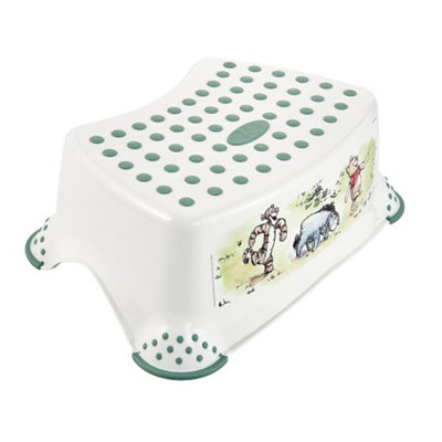 Keeeper Winnie The Pooh  Single Step Stool from B&Q