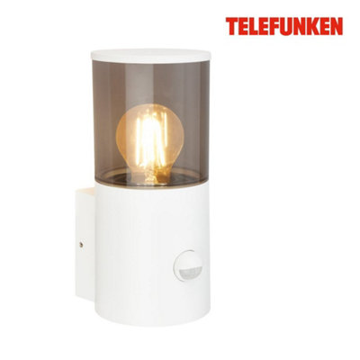 Telefunken Bulb Socket E27 White Outdoor Wall Light from B&Q