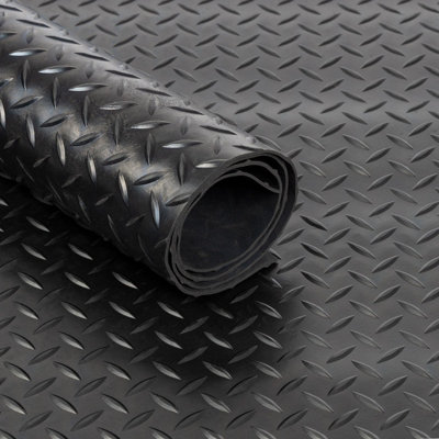 Floordirekt Diamond Plate Rubber Runner Black 3 mm Thick Non Slip Weatherproof Flooring Roll For Industrial Workshop Garage 150 X 900 Cm from B&Q