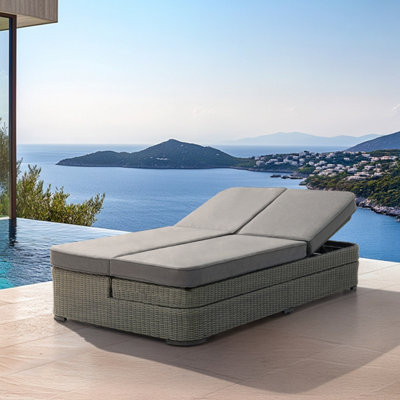 Sunjoy 2-Person Patio Lounge ChairOutdoor Resin Wicker Daybed Chaise With 5-Position Adjustable Backrest Cushion from B&Q