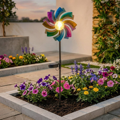Lunaria Solar Wind Spinner Stake Light from B&Q