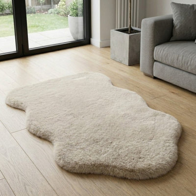 Garden Greatness Maison Soft Touch Faux Fur Rug from B&Q