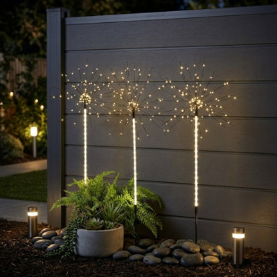 Garden Greatness Lunaria 3 Solar Shooting Starburst Stake Light from B&Q