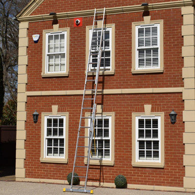 5.69m Trade Master Pro 3 Section Extension Ladder