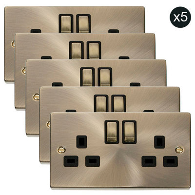 5 PACK - Antique Brass 2 Gang 13A DP Ingot Twin Double Switched Plug Socket - Black Trim - SE Home