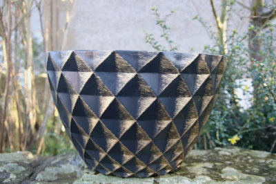  - Recycled Plastic Planter Pot10" Diamond Black/gold Brush