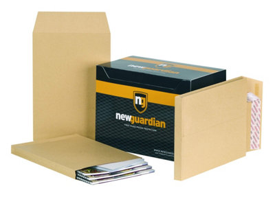 Bongio New Guardian Envelopes Heavyweight Peel And Seal Gusset 25mm 130Gsm Manilla C4 (Pack 100) from B&Q