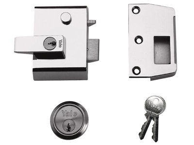 Yale P2 Double Security Nightlatch 40mm Backset Dmg/pb Finish Visi from B&Q