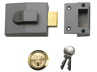 Yale 82 Deadbolt Nightlatch 60mm Backset Dmg Finish Box from B&Q
