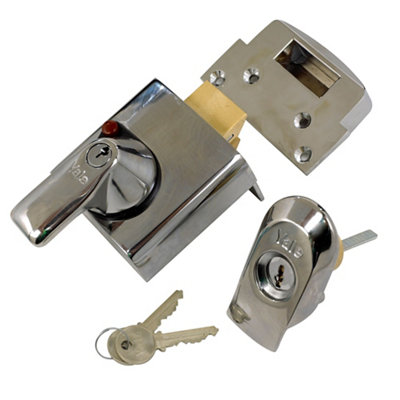 Yale Chrome Effect 60mm Night Latch(H)90mm (W)90mm from B&Q
