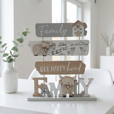 Garden Greatness Highland Cow Tiered Family Plaque from B&Q