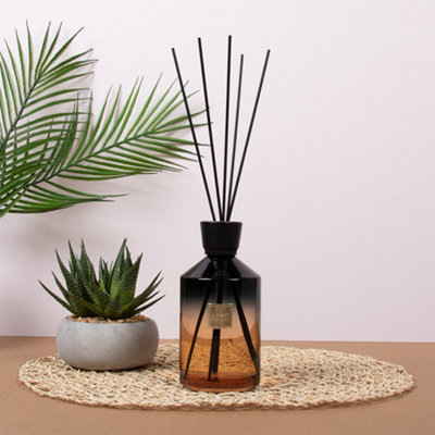  - Maison Parfum Jumeriah Dubai Hotel Reed Diffuser 500MlSpice