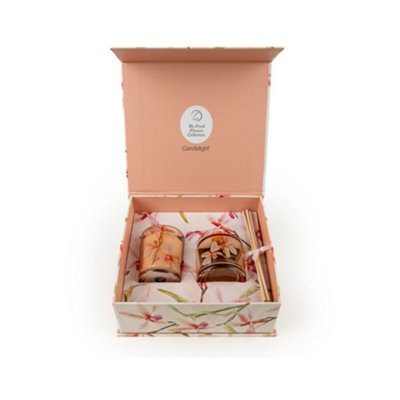 Candlelight Candle & Reed Diffuser Gift SetViolet & Iris Flower from B&Q