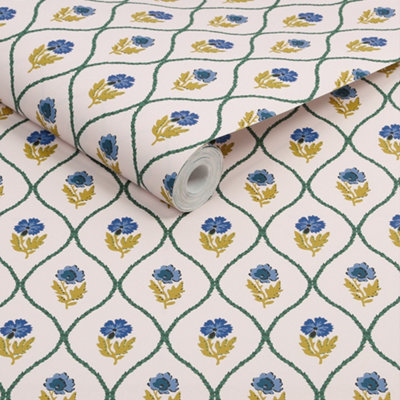 B&Q -  Trellis Floral Cream Gold Wallpaper