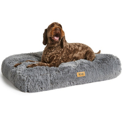 Snug Furry Friends Super Fluffy Pet BedLarge from B&Q