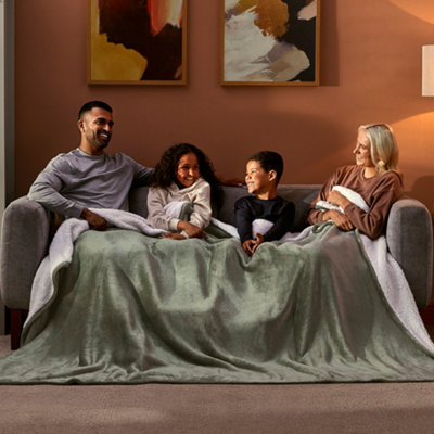 Silentnight Green Snugsie Giant Blanket 240Cm