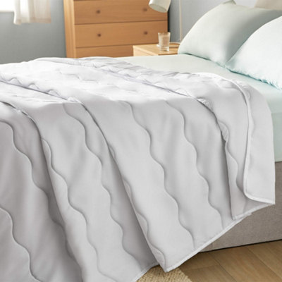 Silentnight Summer Breeze Duvet2.5 TogKing from B&Q