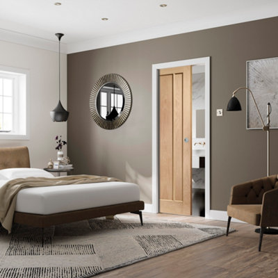 B&Q -  Internal Worcester Oak Door 2032 X 813 X 35mm (32")