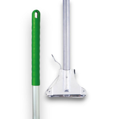 Robert Scott Powder Coated Steel Kentucky Mop Handle (Green) from B&Q
