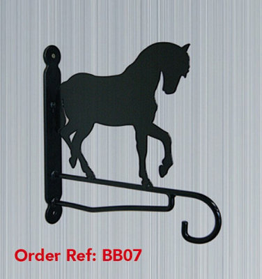 Poppy Forge Horse Feature BracketSteel Hanging Basket HolderSteelH33 CmBlack from B&Q