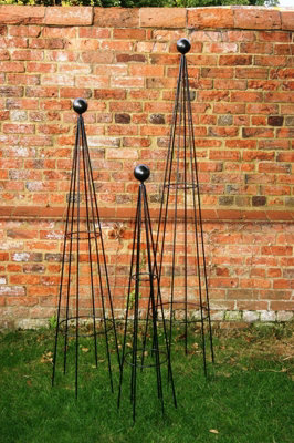 Poppy Forge Hampton 6Ft Obelisk Bare Metal/ready To RustSolid SteelL38 X W38 X H182.9 CmFinial Is An Additional Extra from B&Q