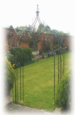 Poppy Forge Flower Ogee Arch (Including Ground Spikes) Bare Metal/ready To RustSteelL43.2 X W137.1 X H284.5 Cm from B&Q