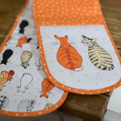 B&Q -  Cats In Waiting Animal Print  Double Oven Glove