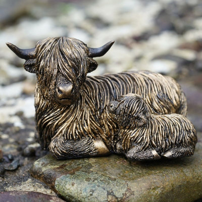 Burgess Highland Cow Family Resin Statue Home Garden Cattle Sculpture Outdoor Ornament Decoration British Animal Gift from B&Q