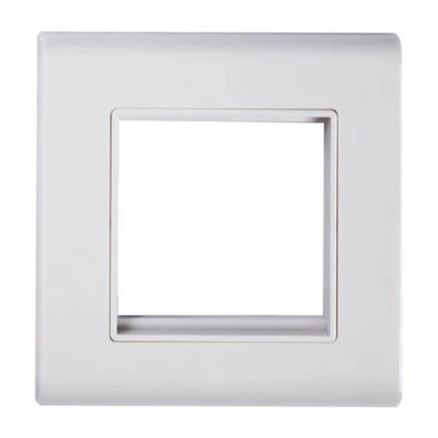 Deta 8687Whw Slimline Screwless 1 Gang 2 Euro Mod Plate from B&Q