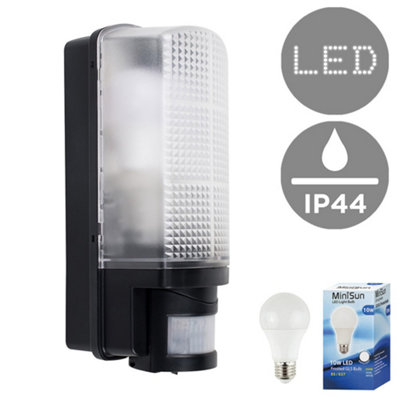 Valuelights Griffin Outdoor Ip44 Rated 110 Degree Bulkhead Security Wall Light With Pir Motion Detector With Led Bulb from B&Q
