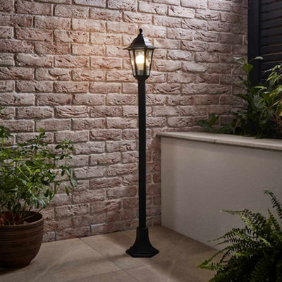 B&Q -  Traditional 1.2M Black Ip44 Outdoor Garden Lamp Post Bollard LightIncludes 6W Led Gls Bulb 3000K Warm White