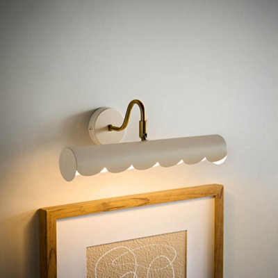 Valuelights Unisex Cream Millie Flower Style Scallop Edge Adjustable Picture Wall Light In - Image 6