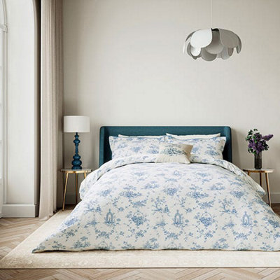 B&Q -  Garden Of Love Duvet Cover Set Super King Size Blue