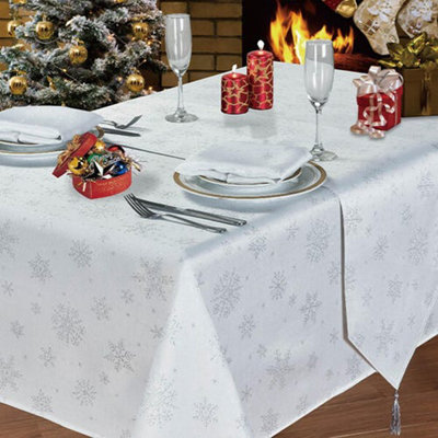 Le Chateau Snowflake 178Cm X 228Cm Tablecloth from B&Q