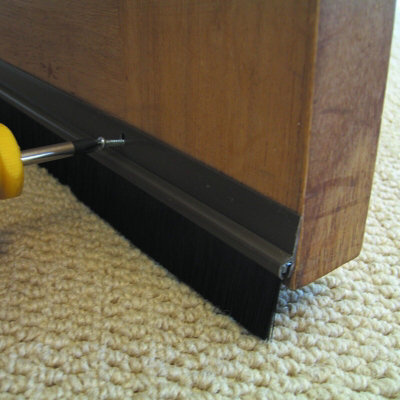 Stormguard Draught Excluder Pvc Bottom Door / Garage Brush Seal Brown 914mm