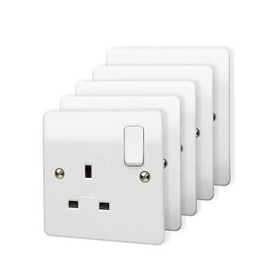 Mk Single 13A 240V Gloss White SocketPack Of 5 from B&Q
