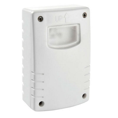 Saxby 70470 Twilight Photocell Detector Wall Ip44 (White) from B&Q