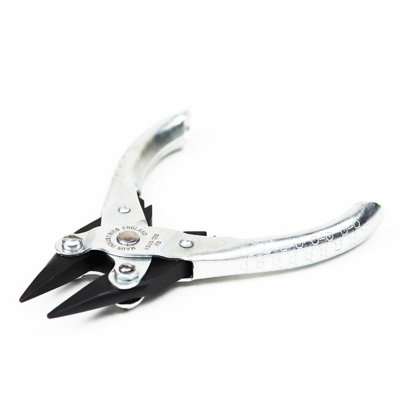 Maun Snipe Nose Serrated Jaws Parallel Plier 125 mm from B&Q