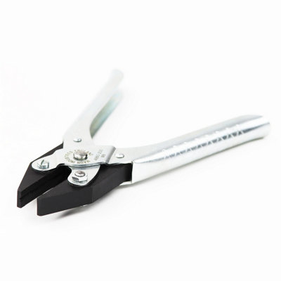 Maun Flat Nose Parallel Plier 200 mm from B&Q