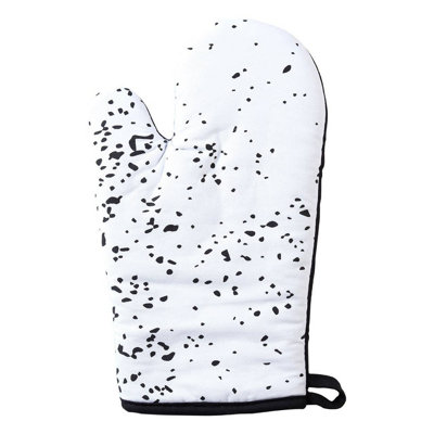 Orsina Single Oven GloveScandinavian-Inspired Pattern With Quilted Heat ProtectionComfortable Grip from B&Q