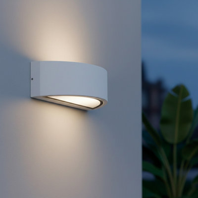 B&Q -  Soar White Outdoor Curved Wall Light