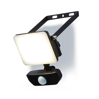 Stanley Black / Frosted Opal Mains-Powered Cool Daylight Outdoor Led Pir Floodlight 900Lm from B&Q