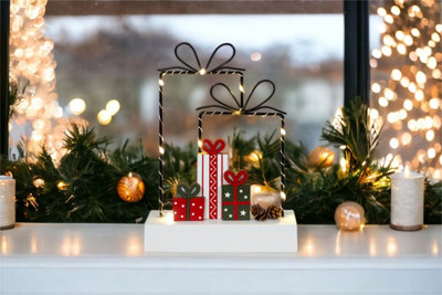 Netagon Xmas Haus Wired Led Present Festive Display from B&Q