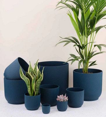 Vibes Fold Round Plant Pot Indoor Home Decorative Flower Herb Planter Embossed Design Recycled Plastic 18Cm Deep Blue Navy