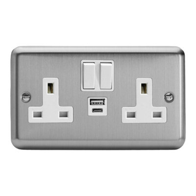 Varilight Double Switched Plug Socket With Usb A+C ChargingValue Matt Chrome With White InsertXs5Uacw from B&Q